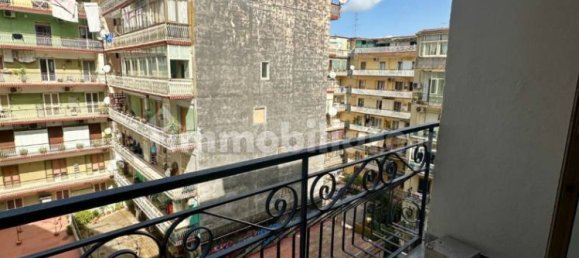 3 bedrooms Apartment in Naples, Italy No. 191919 25