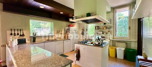 7 bedrooms Villa in Rome, Italy No. 46805 16