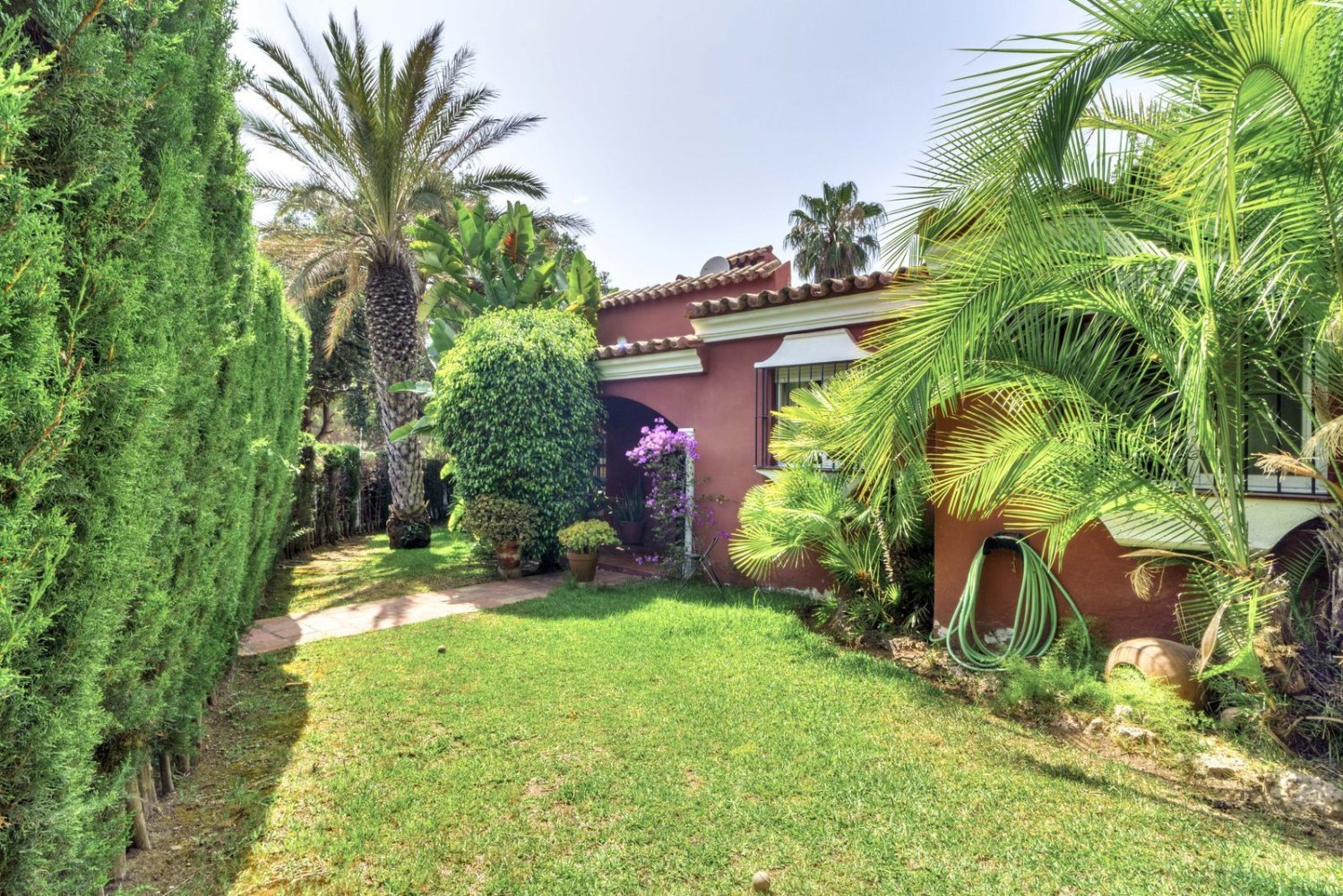 4 bedrooms Villa in Marbella, Spain No. 140875