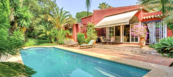 4 bedrooms Villa in Marbella, Spain No. 140875 2