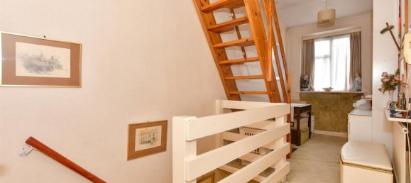 2 bedrooms House in Essex, United Kingdom No. 4141 3