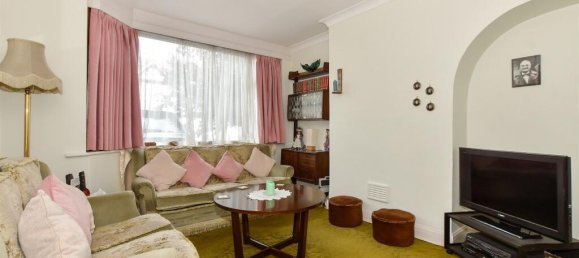 2 bedrooms House in Essex, United Kingdom No. 4141 7