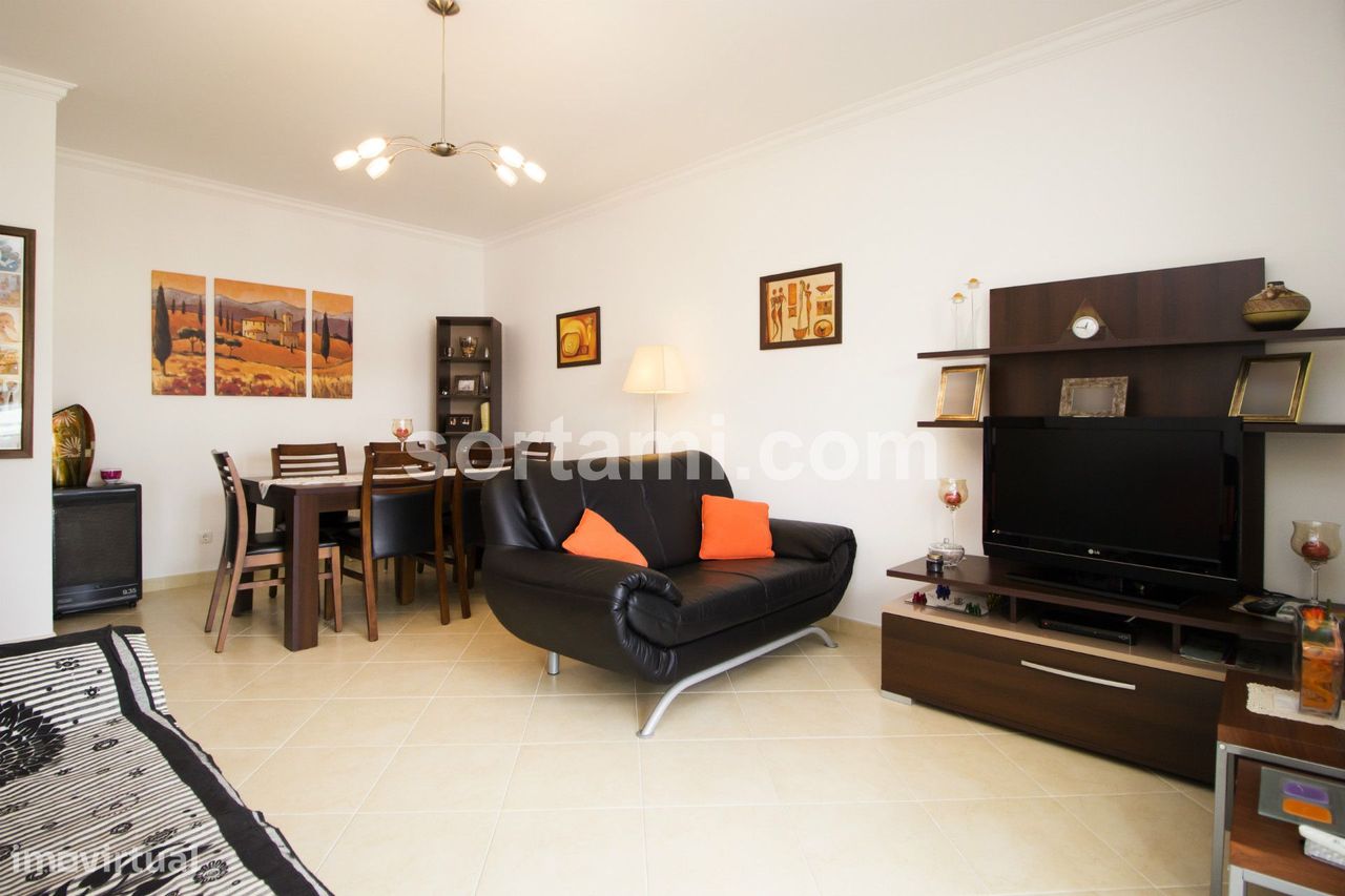 Apartamento de 2 dormitorios en Quarteira, Portugal No. 341453