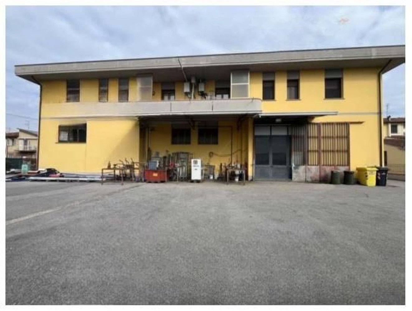 95m² Commercial property in Agliana, Italy No. 336050