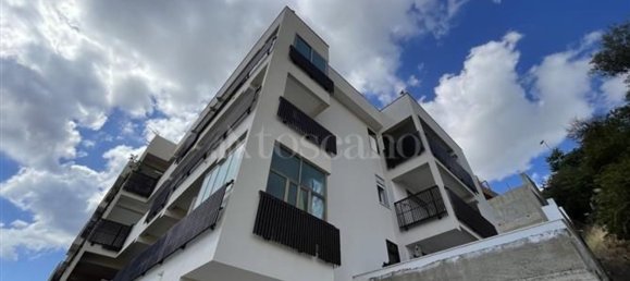 Квартира с 3 спальнями в Мессина, Италия № 375056 47