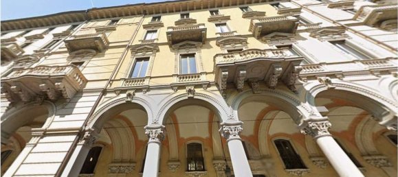 8 rooms Apartment in Turin, Italy No. 9040 18
