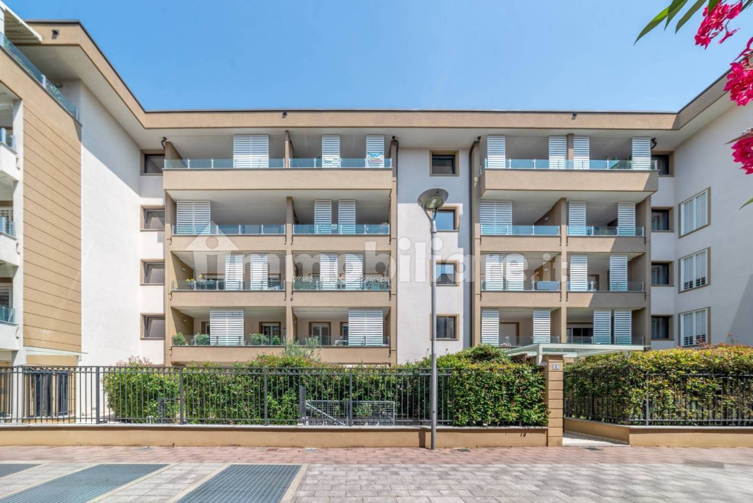 2 Schlafzimmer Wohnung in Cernusco sul Naviglio, Italy, Nr. 343511