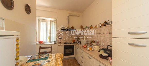 4 Schlafzimmer Wohnung in Perugia, Italy, Nr. 371225 9