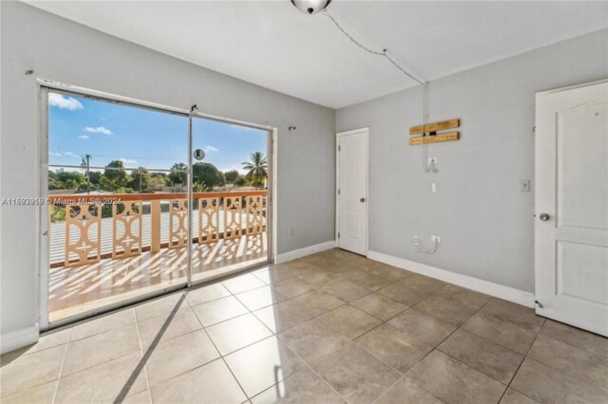 Дом с 2 спальнями в Майами, США № 256192