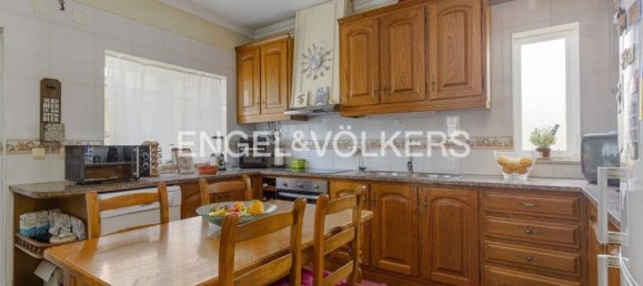 4 bedrooms House in Seixal, Portugal No. 14849 19