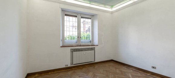 2 bedrooms Apartment in Turin, Italy No. 339603 20