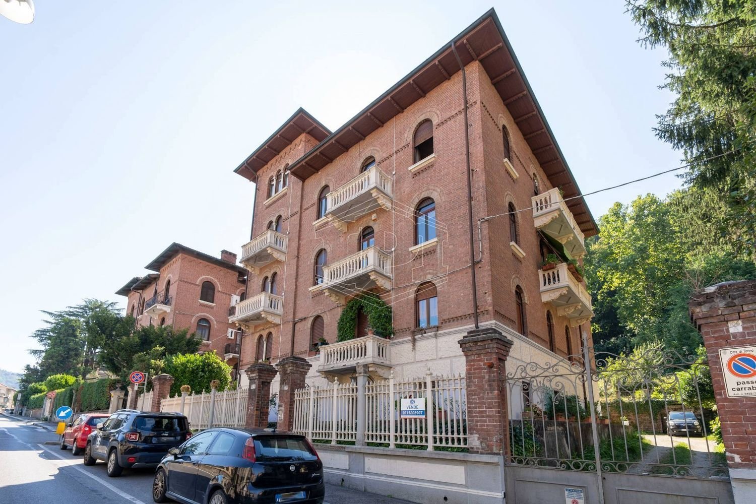 2 bedrooms Apartment in Turin, Italy No. 339603