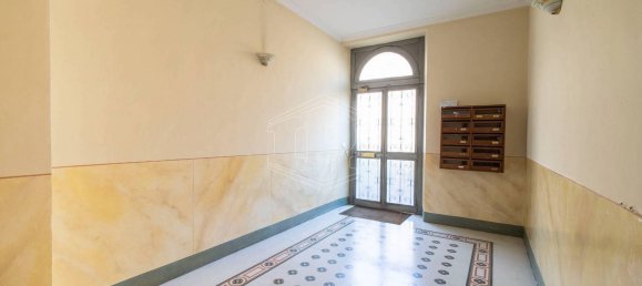 2 bedrooms Apartment in Turin, Italy No. 339603 4