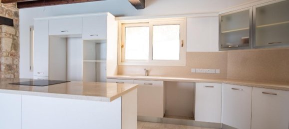 3 bedrooms Villa in Polis, Cyprus No. 4190 10