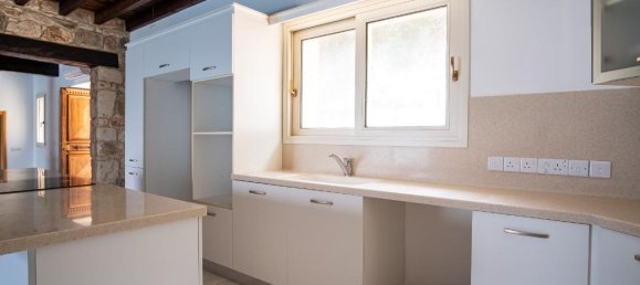 3 bedrooms Villa in Polis, Cyprus No. 4190 8