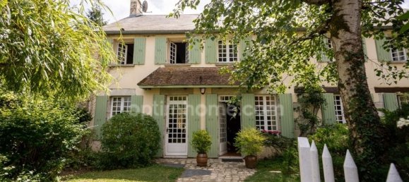 Замки и поместья с 4 спальнями в Сен-Мартен-сюр-Окр, Франция № 271036 2