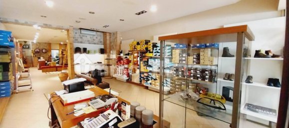 3 rooms Commercial property in Montelupo Fiorentino, Italy No. 35714 7