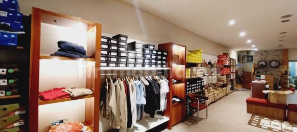 3 rooms Commercial property in Montelupo Fiorentino, Italy No. 35714 5