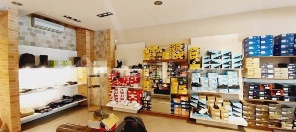 3 rooms Commercial property in Montelupo Fiorentino, Italy No. 35714 12