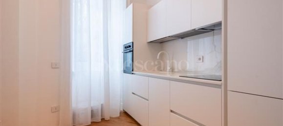 2 bedrooms Apartment in Milan, Italy No. 336944 2