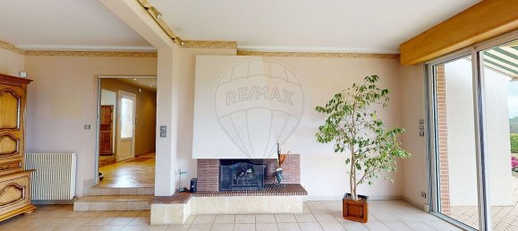 Casa de 5 dormitorios en Loir-et-Cher, France No. 39028 10