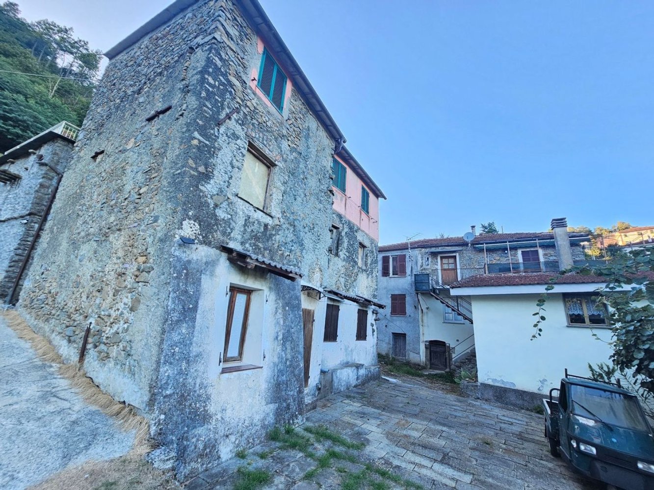 3 bedrooms Apartment in Borghetto di Vara, Italy No. 325401