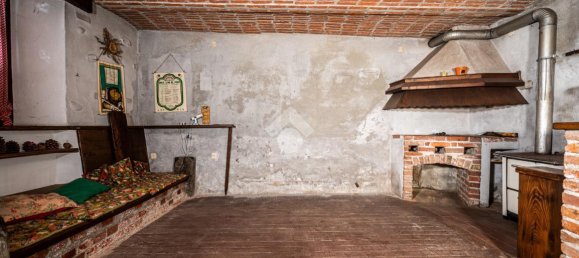 Casa de 4 habitaciónes en Costigliole Saluzzo, Italy No. 24336 24