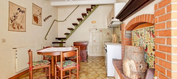 4 bedrooms Villa in Sant'Angelo in Vado, Italy No. 260455 2