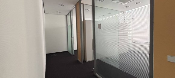 8 rooms Building in Stuttgart, Germany No. 363632 8