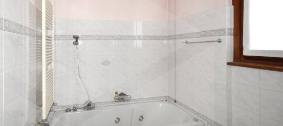 3 Schlafzimmer Haus in Parabiago, Italy, Nr. 23685 27