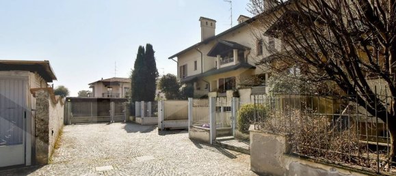 3 Schlafzimmer Haus in Parabiago, Italy, Nr. 23685 46