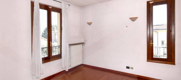3 Schlafzimmer Haus in Parabiago, Italy, Nr. 23685 20