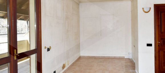 3 Schlafzimmer Haus in Parabiago, Italy, Nr. 23685 11