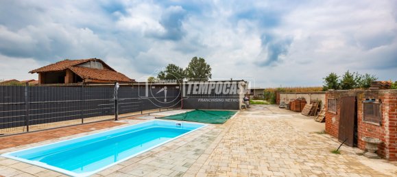 2 bedrooms House in Poirino, Italy No. 372846 6