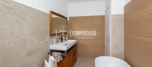 2 bedrooms House in Poirino, Italy No. 372846 2