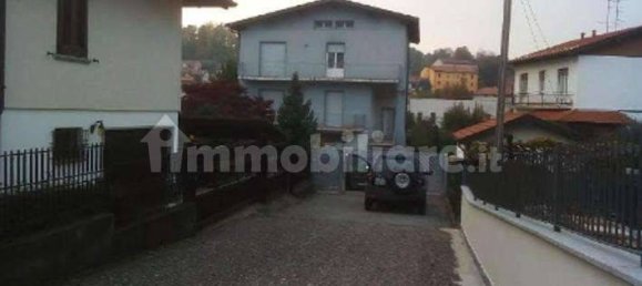 3 bedrooms Villa in Gazzada Schianno, Italy No. 14534 2