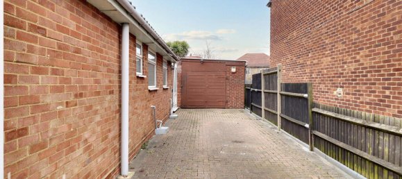 2 bedrooms Bungalow in Hayes, United Kingdom No. 5049 13