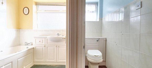 2 bedrooms Bungalow in Hayes, United Kingdom No. 5049 12