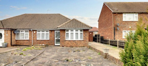 2 bedrooms Bungalow in Hayes, United Kingdom No. 5049 2