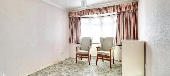 2 bedrooms Bungalow in Hayes, United Kingdom No. 5049 8