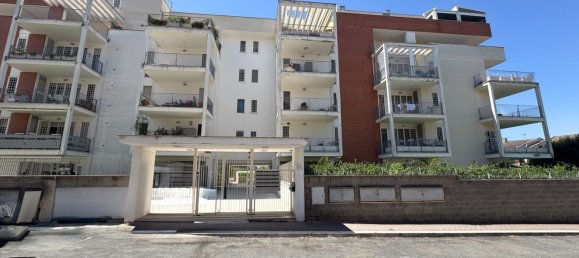 3 bedrooms Apartment in Rome, Italy No. 317174 22