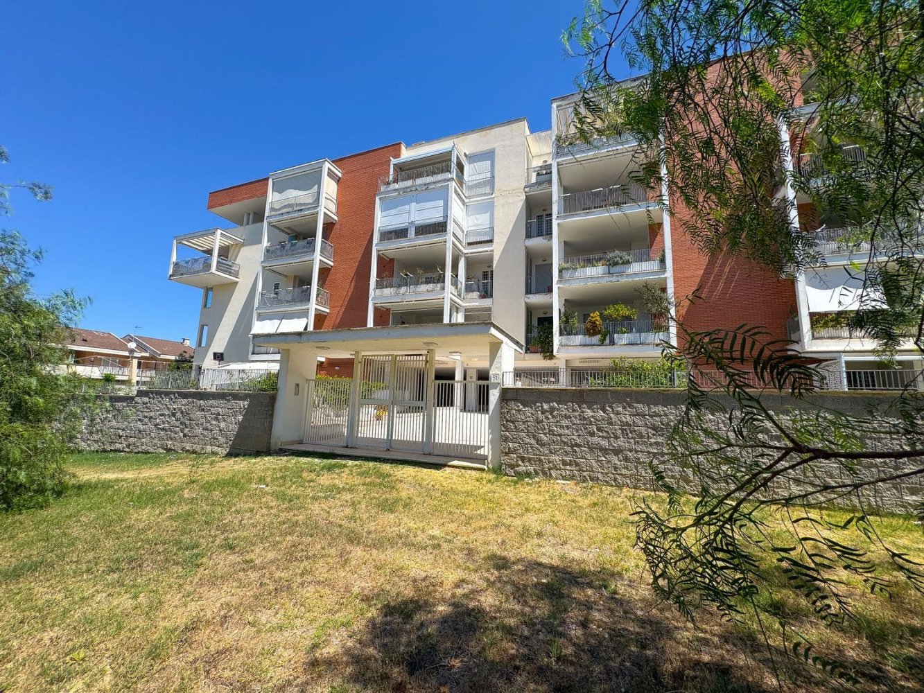 3 bedrooms Apartment in Rome, Italy No. 317174