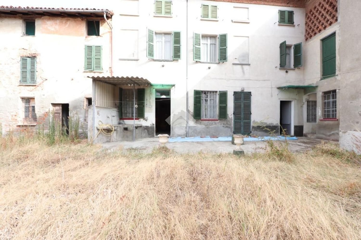 7 rooms House in Sezzadio, Italy No. 214743