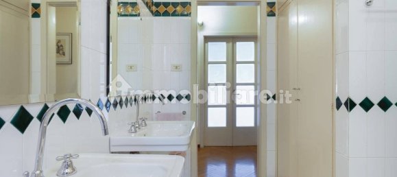 4 غرف نوم شقة في Trieste, Italy رقم 15715 50