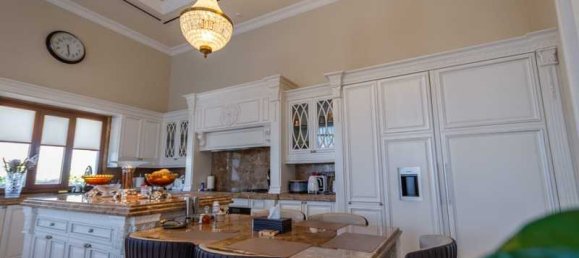 6 bedrooms House in Agios Athanasios, Cyprus No. 15042 5