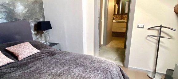 5 rooms Penthouse in Imperia, Italy No. 277410 2