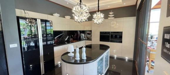 4 bedrooms Villa in Hua Hin, Thailand No. 17312 10