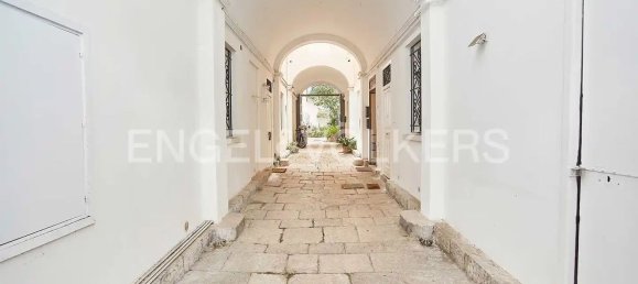 15 rooms Apartment in Palermo, Italy No. 63247 3