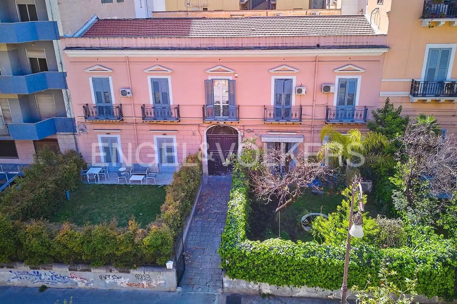 15 rooms Apartment in Palermo, Italy No. 63247