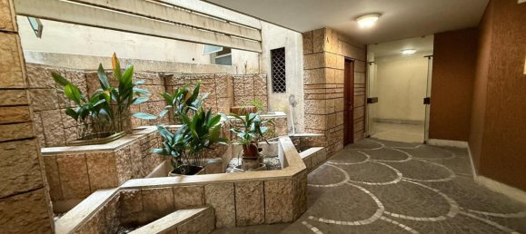 5 rooms Apartment in Rome, Italy No. 197561 2